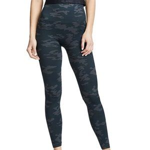 Spanx Look At Me Now Grey Camo Legging - Medium